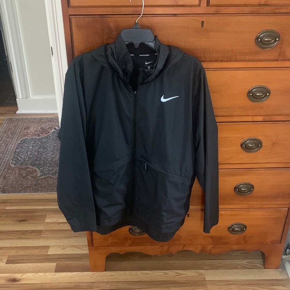 Nike Women’s Black windbreaker Jacket
